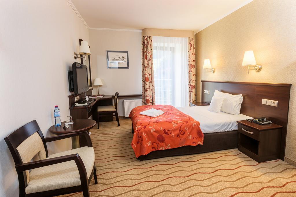 Świeradów-Zdrój Malinowy Dwor Hotel Medical Spa מראה חיצוני תמונה